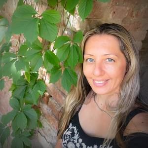 Meet your Posher, Szilvia